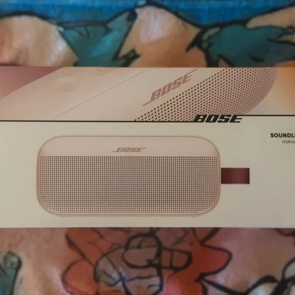 Bose SoundLink Portable Speaker in Pink - Picture 1 of 4